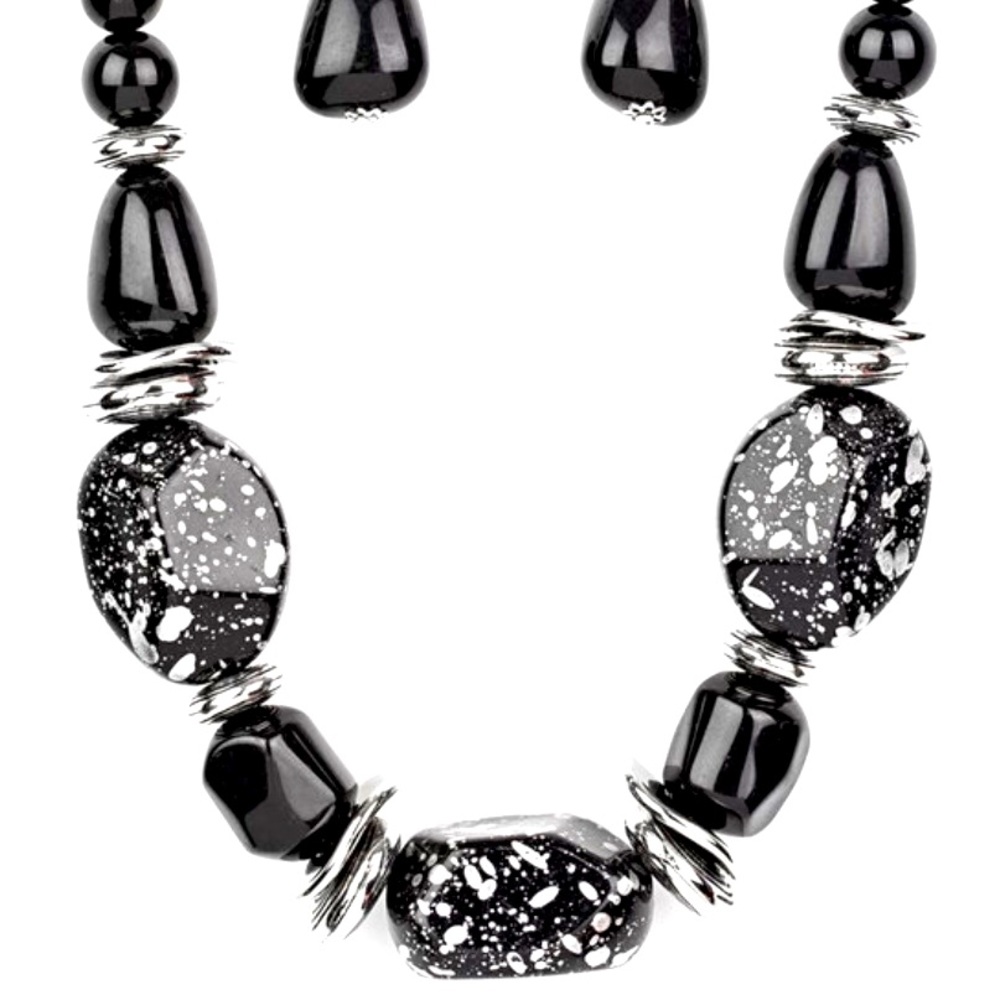 In Good Glazes - Black Necklace - Picture 2 of 3